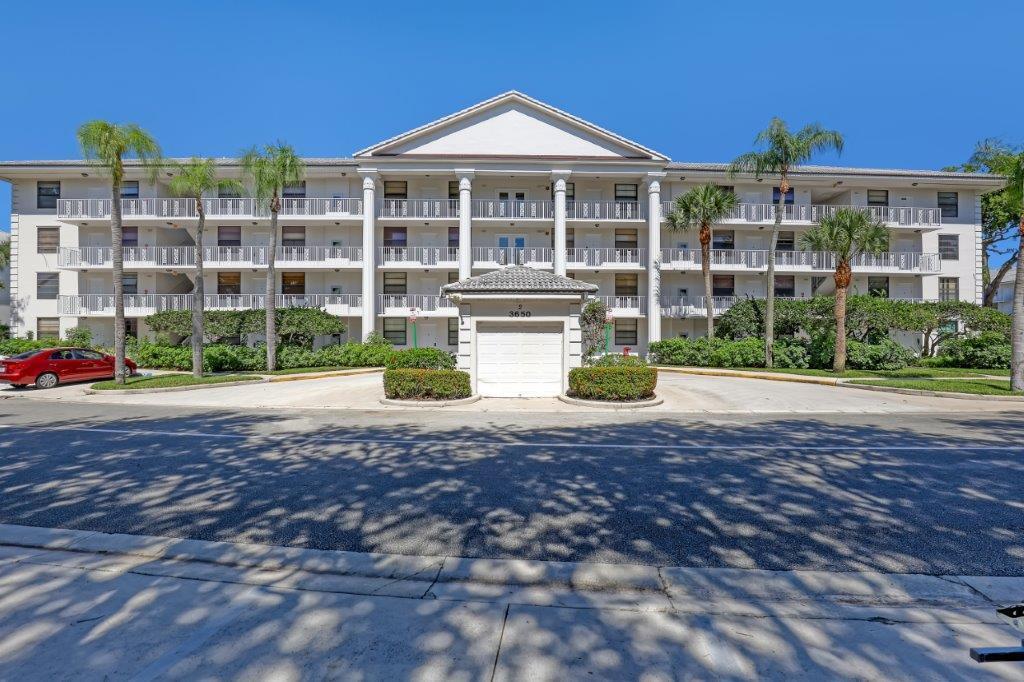 3650 Whitehall Drive 201, West Palm Beach, Floride 33401, États-Unis