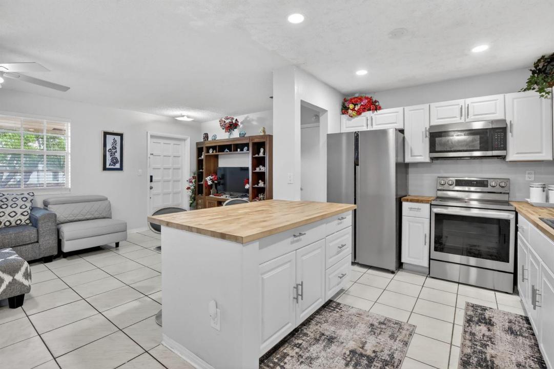 1411 NW 89th Avenue, Pembroke Pines, Floride 33024, États-Unis
