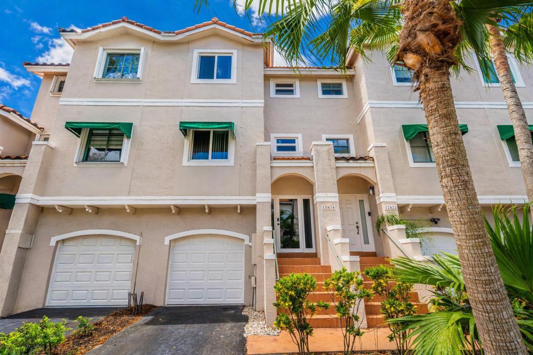 12616 NW 14th Court, Sunrise, Florida 33323, USA