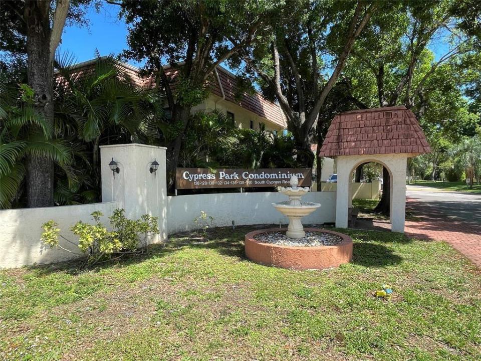 132 S Cypress Road 523, Pompano Beach, Floryda 33060, USA