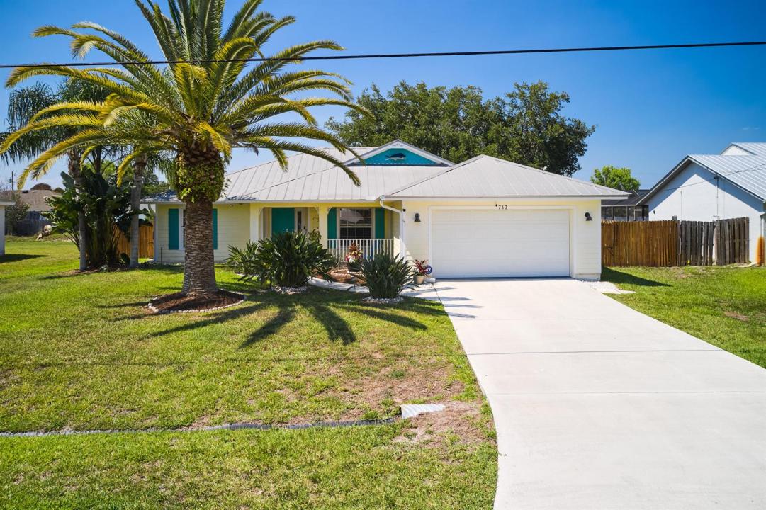 743 SW Mccoy Avenue, Port St. Lucie, Florida 34953, USA