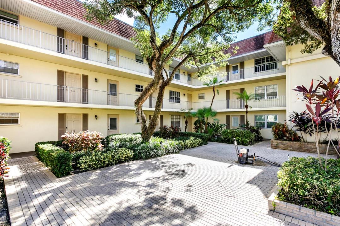 5510 Tamberlane Circle 242, Palm Beach Gardens, Floride 33418, États-Unis