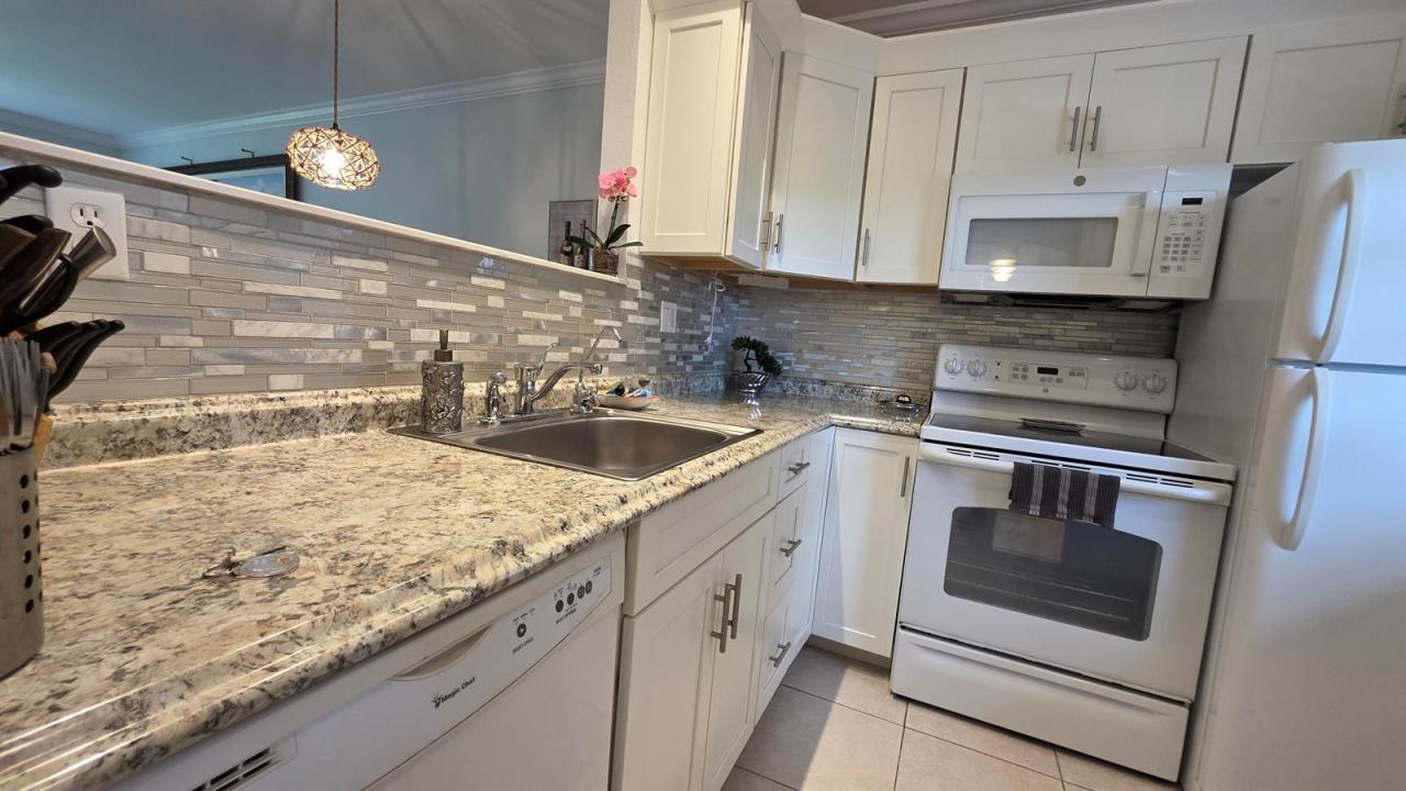 5161 W Oakland Park Boulevard 206, Lauderdale Lakes, Floride 33313, États-Unis
