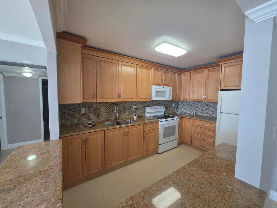 3701 N Country Club Drive 1008, Aventura, Flórida 33180, Estados Unidos