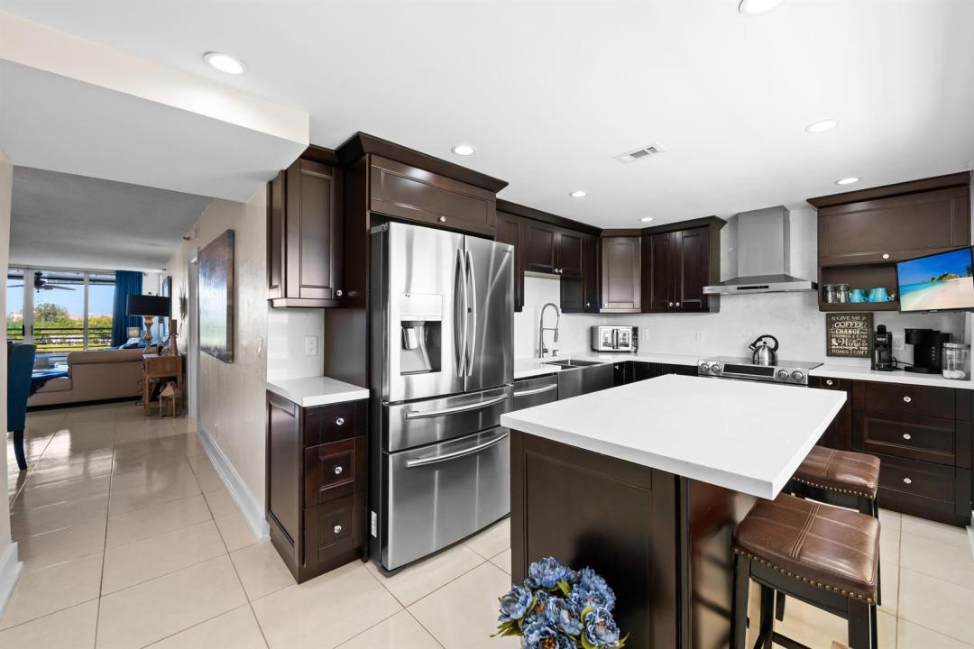 3095 N Course Drive 702, Pompano Beach, Florida 33069, Stati Uniti