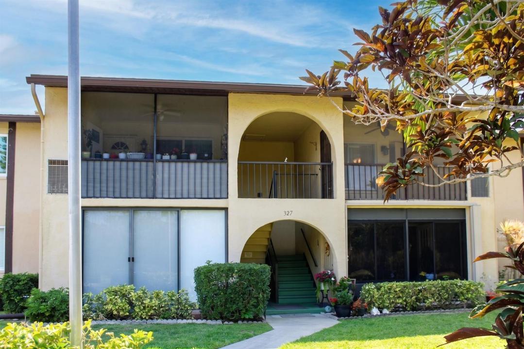 327 Pine Ridge Circle B-2, Flórida 33463, Estados Unidos