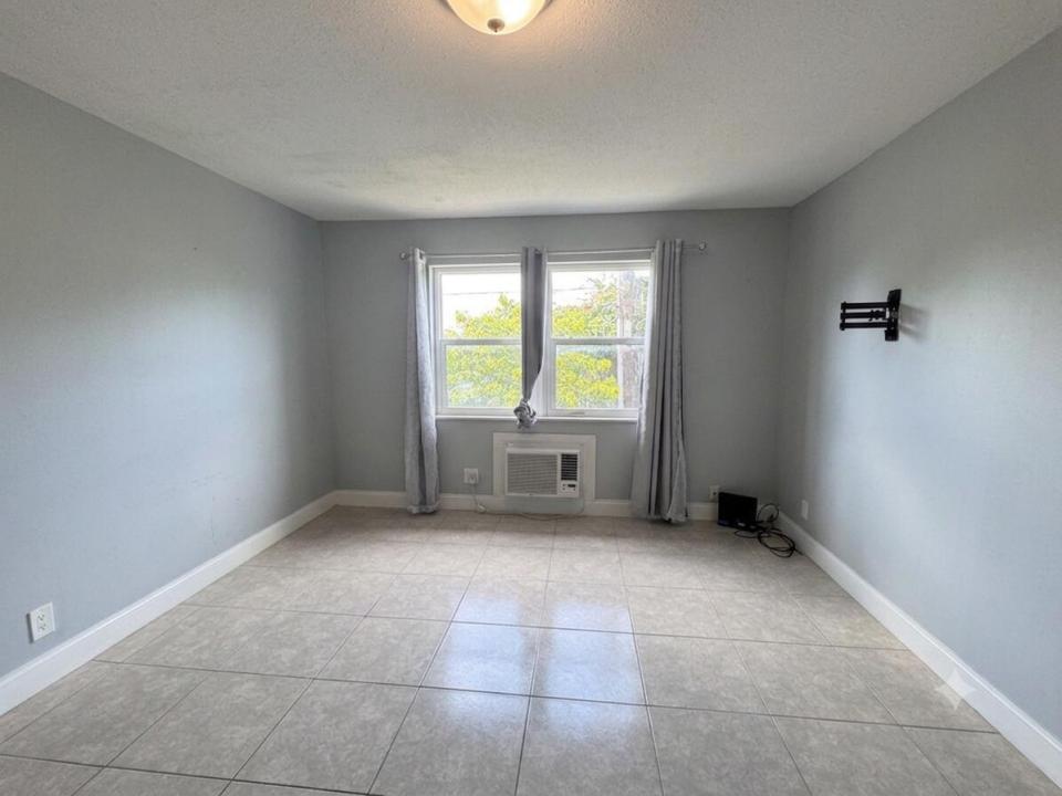 1150 E Sample Road 204, Pompano Beach, Florida 33064, Amerika Birleşik Devletleri