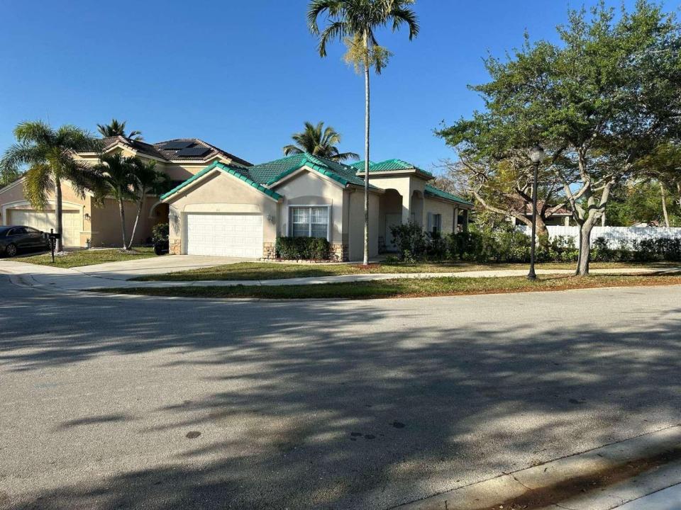 862 Vista Meadows Drive, Weston, Florida 33327, USA