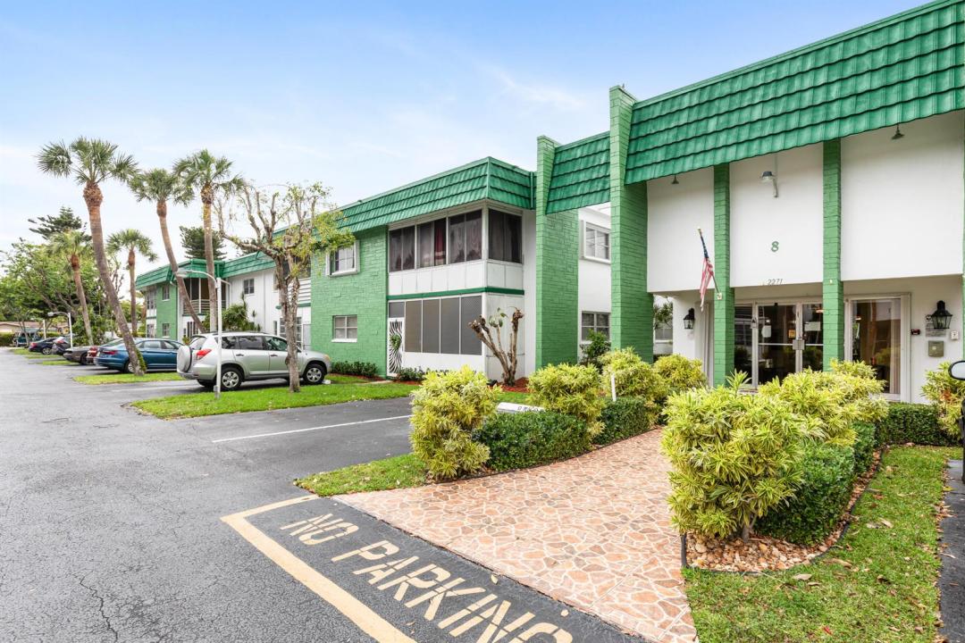 2271 NW 48th Terrace 111, Lauderhill, Florida 33313, USA