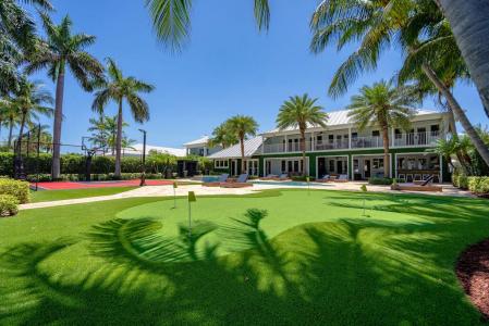 4130 NE 31st Avenue, Lighthouse Point, Florida 33064, USA