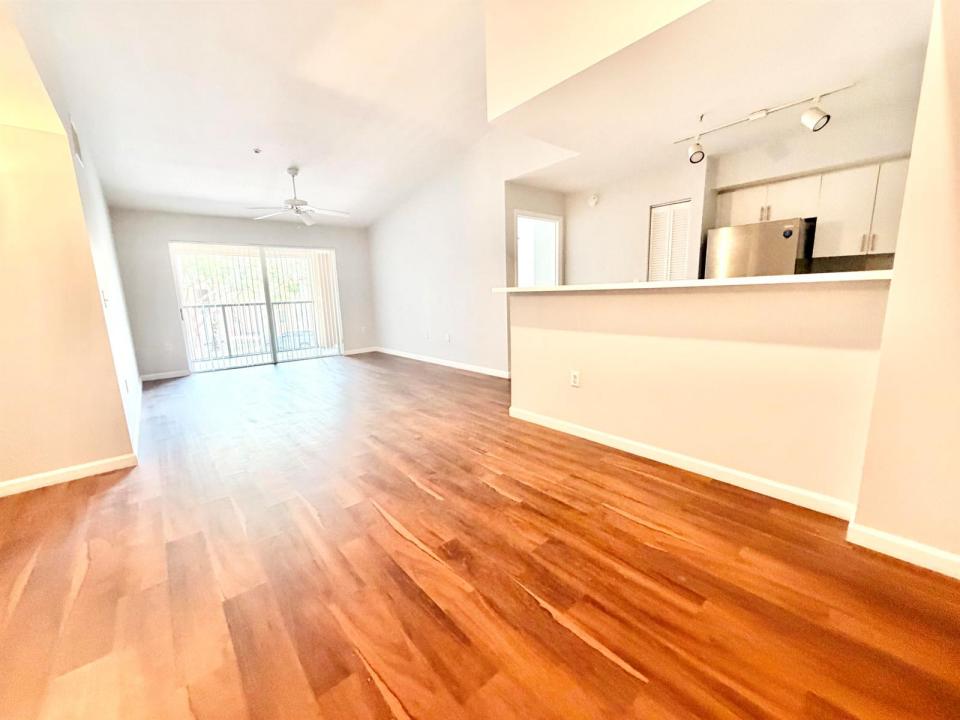 4856 N State Rd 7 1207, Coconut Creek, Florida 33073, Stati Uniti