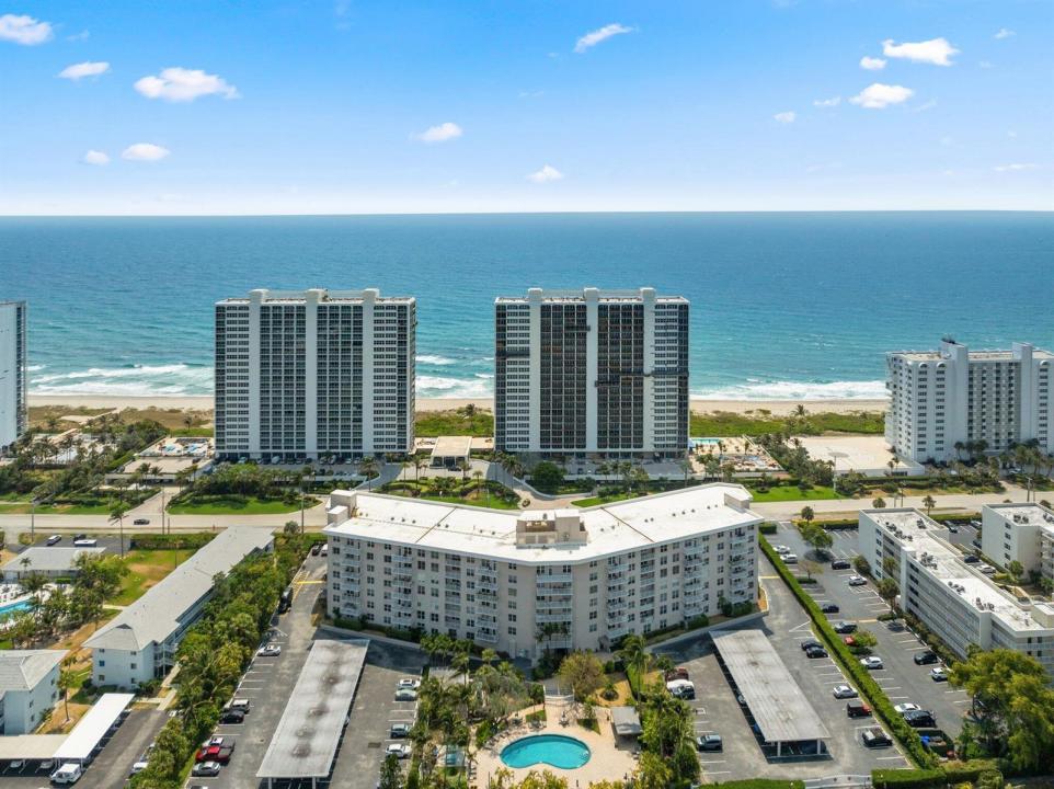 2851 S Ocean Boulevard F-6, Boca Raton, Florida 33432, USA