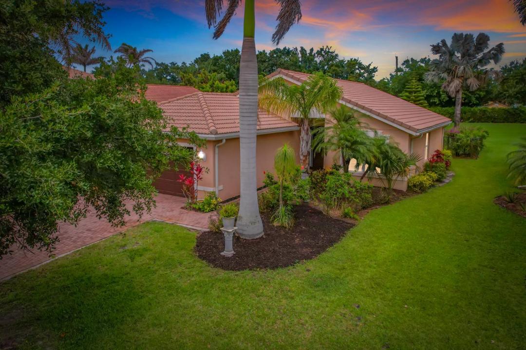 2045 Grey Falcon SW Circle, Vero Beach, Florida 32962, USA