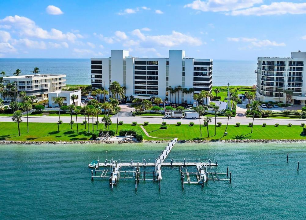 19900 Beach Road 201, Jupiter, Floryda 33469, USA