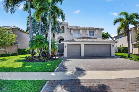 2214 Ridgewood Circle, Royal Palm Beach, Floryda 33411, USA