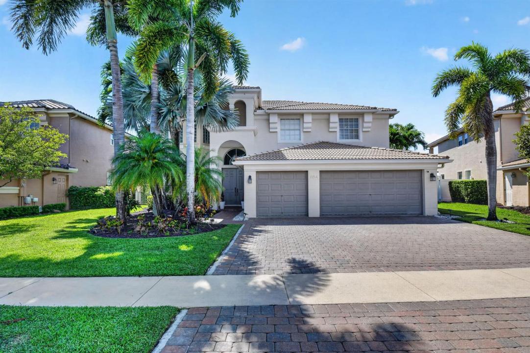 2214 Ridgewood Circle, Royal Palm Beach, Florida 33411, USA