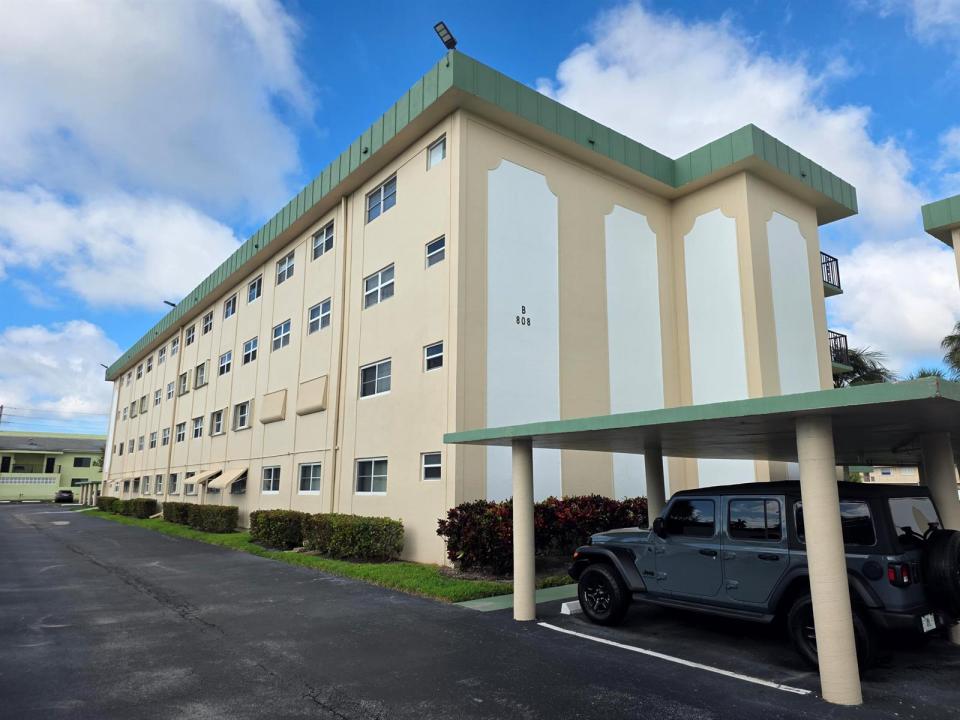 808 SE 7th Street 101, Deerfield Beach, Floride 33441, États-Unis