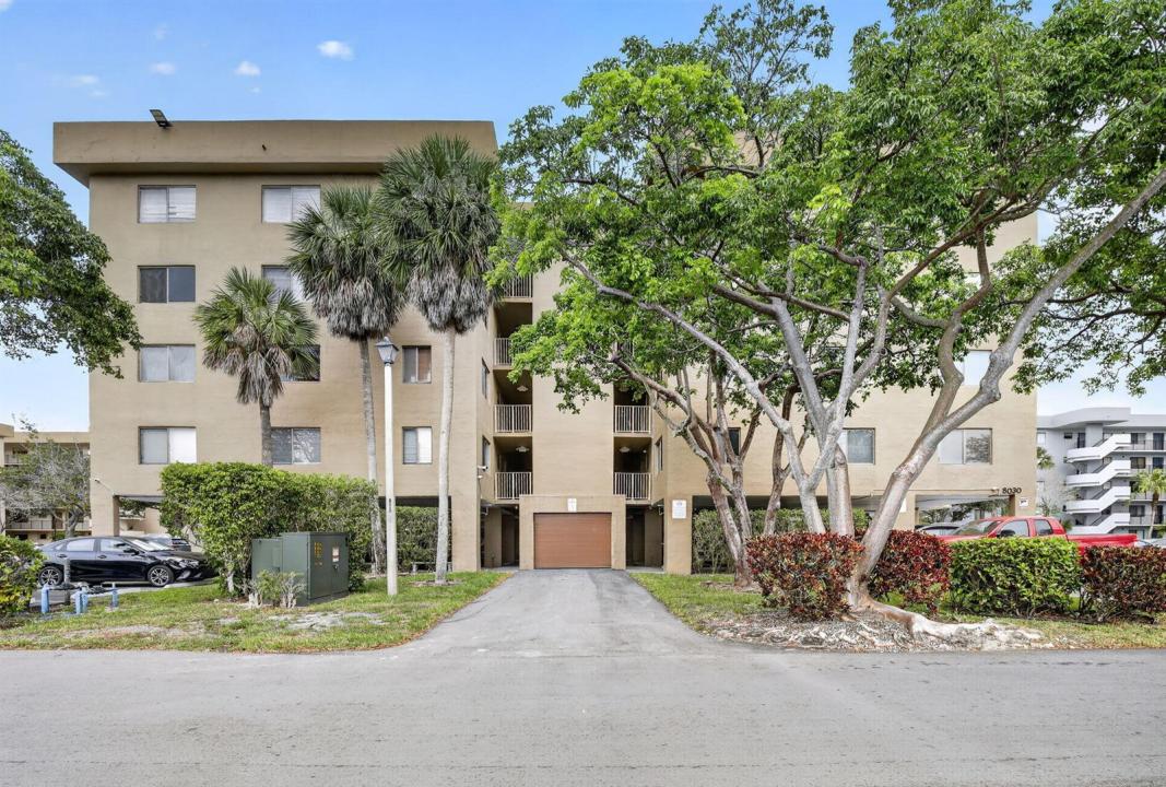8030 Hampton Boulevard 414, North Lauderdale, Floride 33068, États-Unis