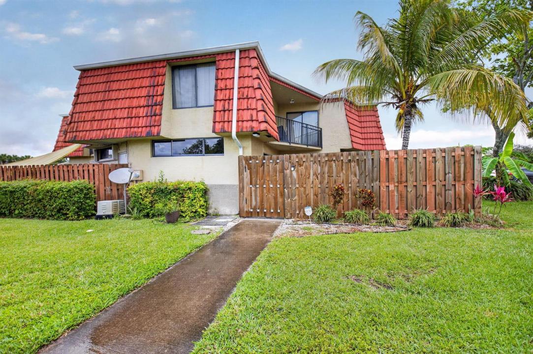 8385 Trent Court D, Boca Raton, Florida 33433, USA