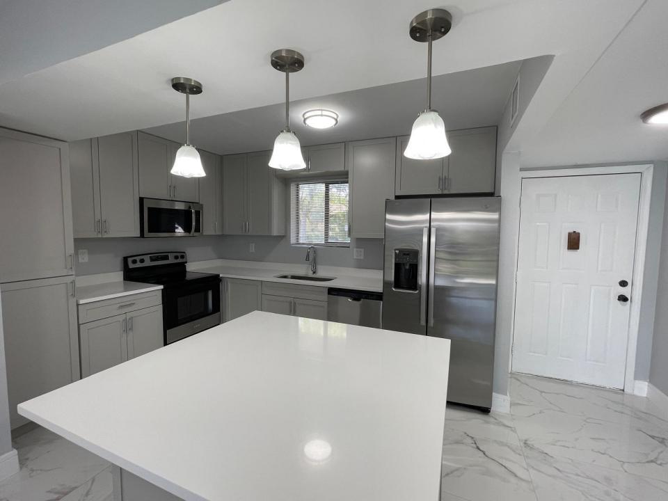 9509 SW 1st Court, Coral Springs, Florida 33071, USA