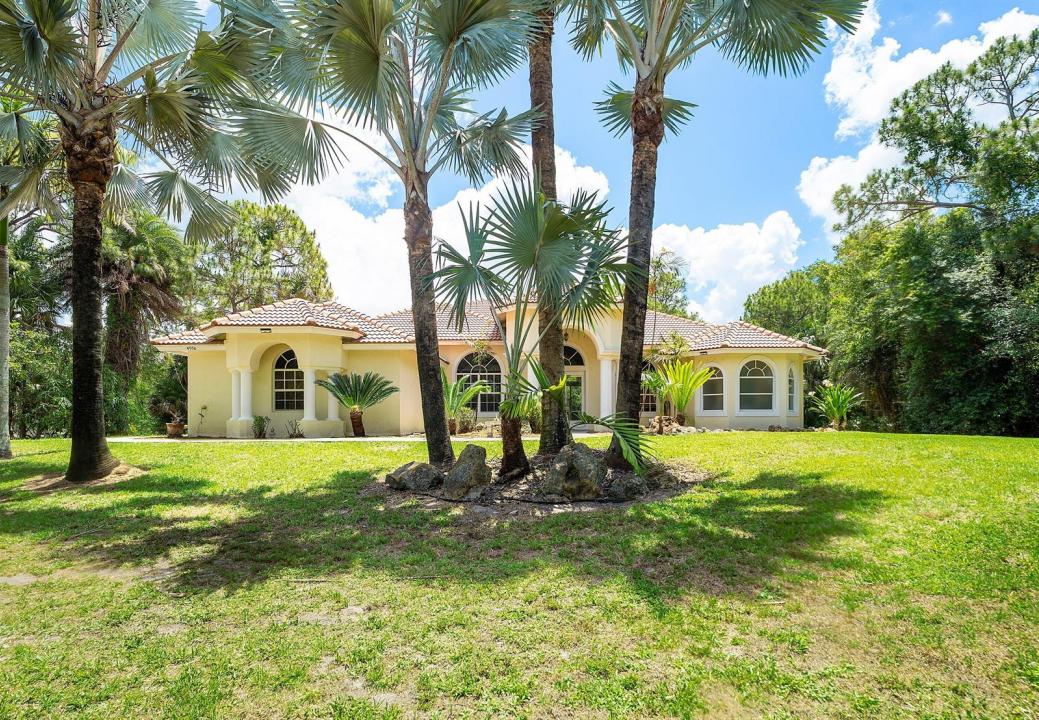 4956 200th N Trail, Loxahatchee, Florida 33470, USA