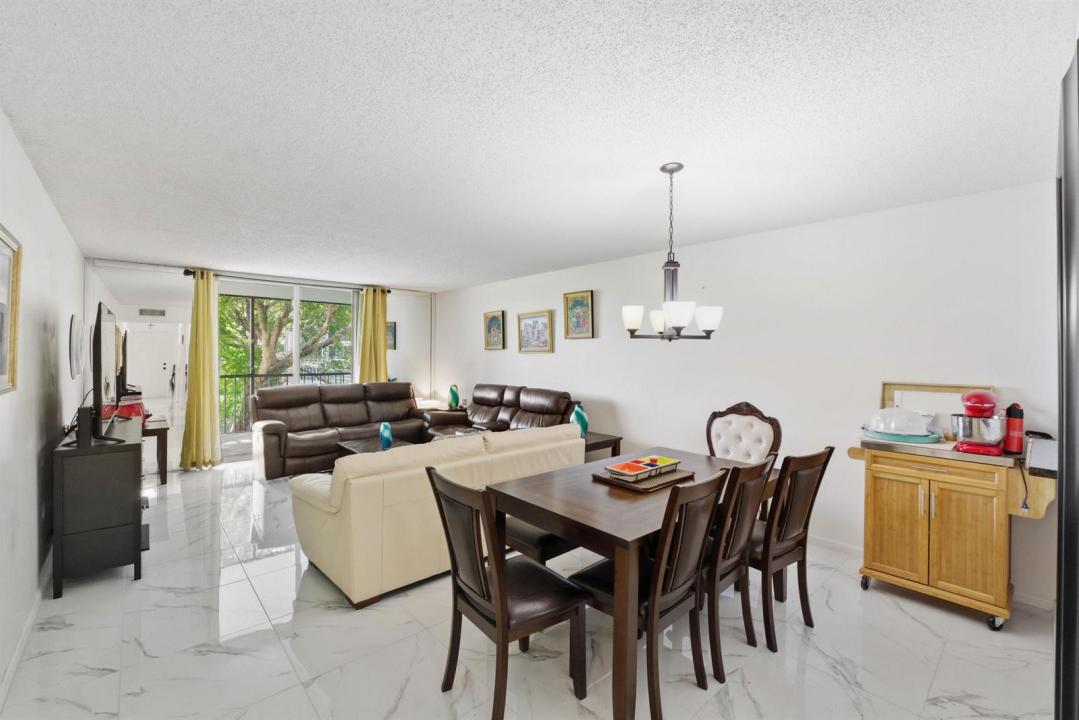 260 NW 76th Avenue 207, Margate, Florida 33063, Stati Uniti