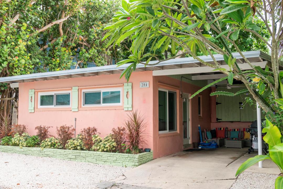 204 Coral Road, Boynton Beach, Florida 33435, USA