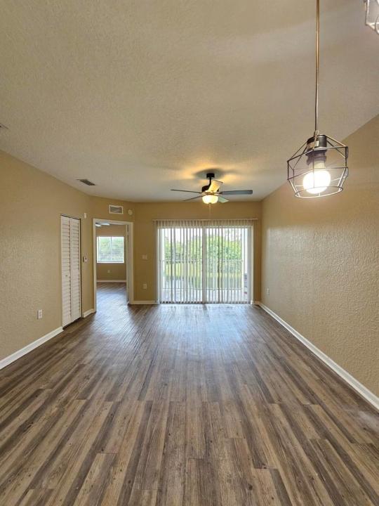 1063 Golden Lakes Boulevard 322, West Palm Beach, Floride 33411, États-Unis