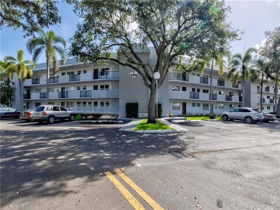 8305 NW 61st Street C209, Tamarac, Floride 33321, États-Unis