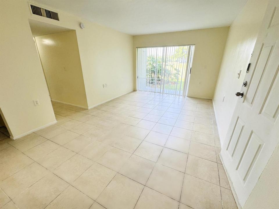 1101 N Benoist Farms Road 106, West Palm Beach, Флорида 33411, Соединенные Штаты