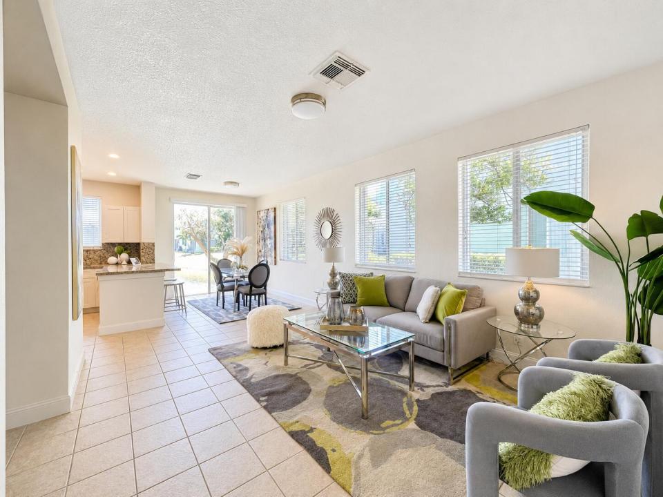 3022 Laurel Ridge Circle, Riviera Beach, Florida 33404, USA