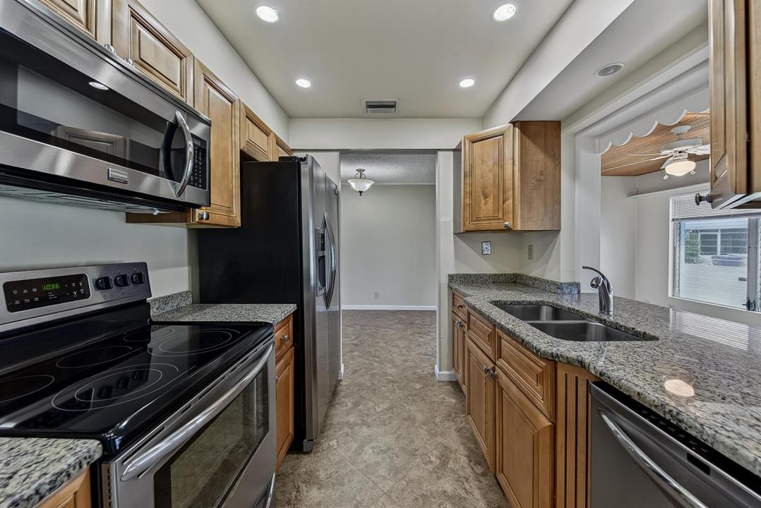 2581 E Golf Boulevard, Pompano Beach, Florida 33064, USA