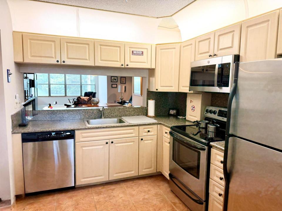 2908 S Carambola Cir S Circle 103, Coconut Creek, Floryda 33066, USA