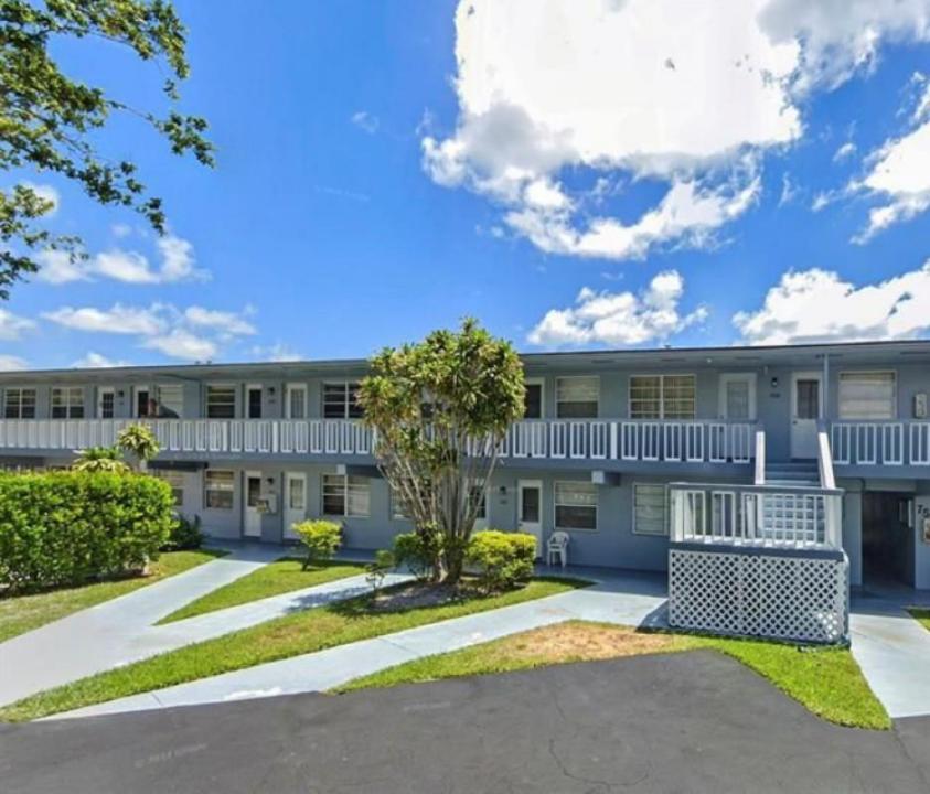 701 Pine Drive 107, Pompano Beach, Floride 33060, États-Unis
