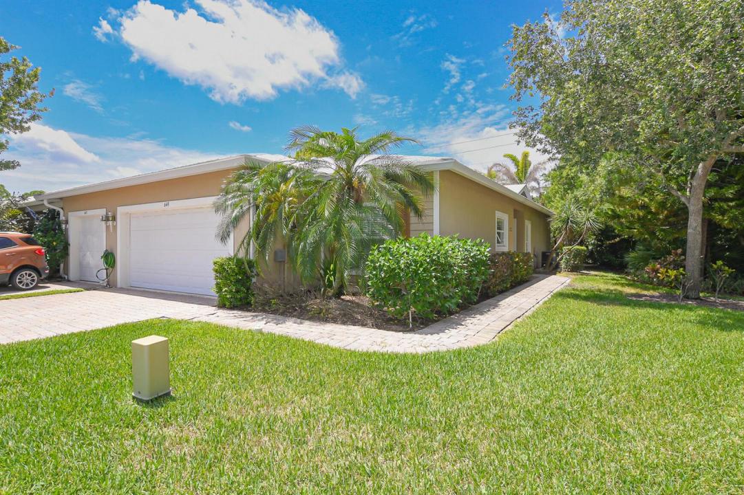 649 NE Bent Paddle Lane, Port St. Lucie, Floryda 34983, USA