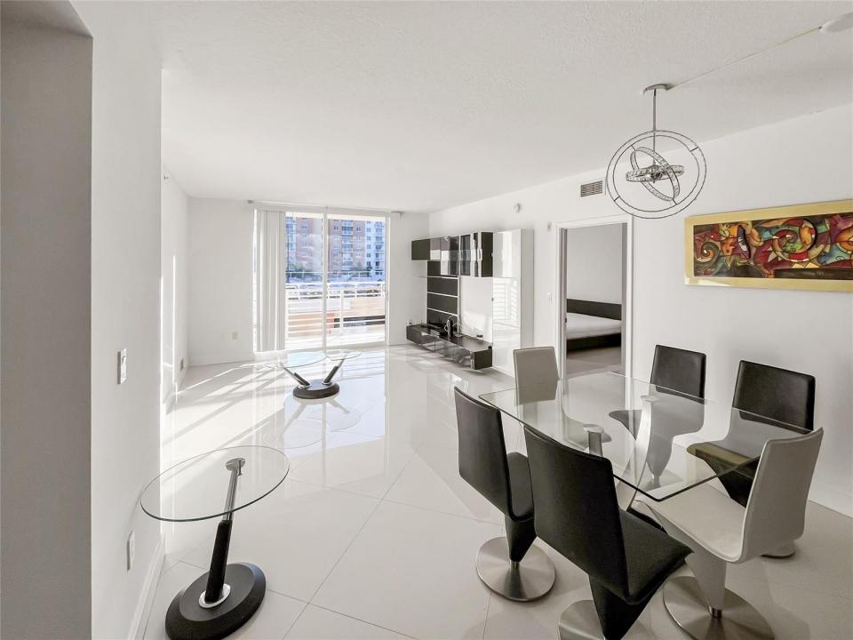 2775 NE 187th Street 627, Aventura, Florida 33180, Stati Uniti