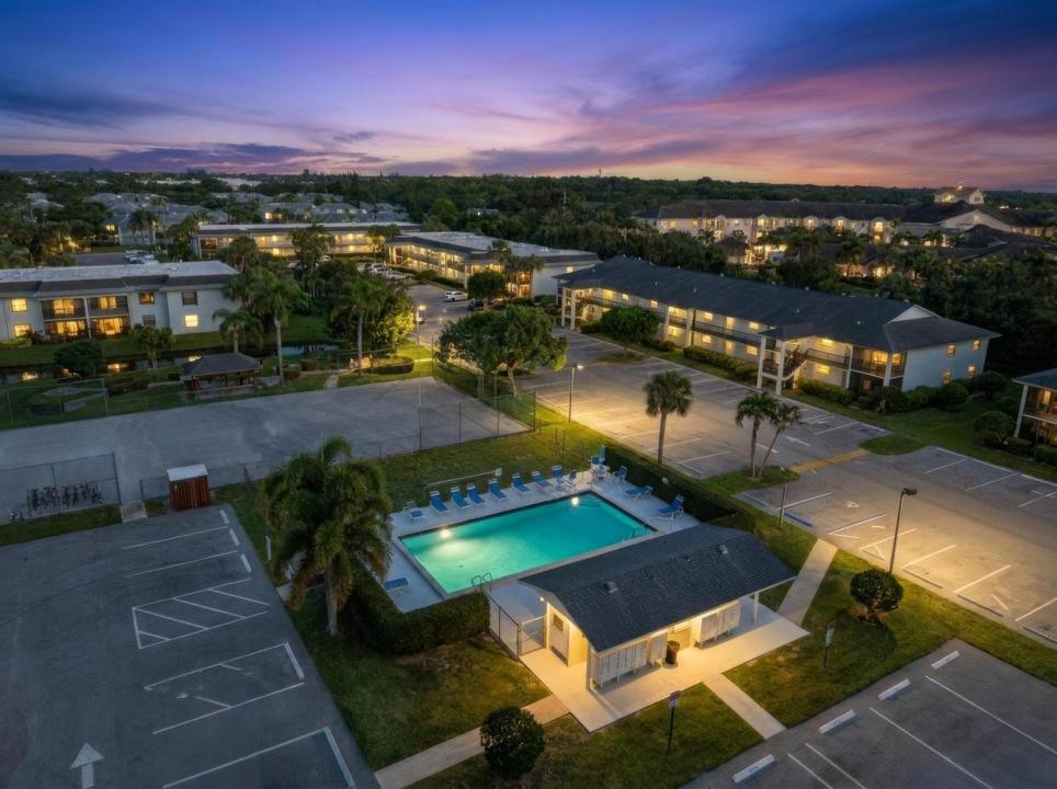1201 SE Parkview Place G4, Stuart, Florida 34994, USA