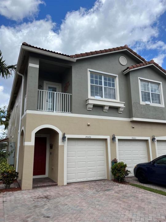 9065 Preston Place 16202, Tamarac, Floride 33321, États-Unis