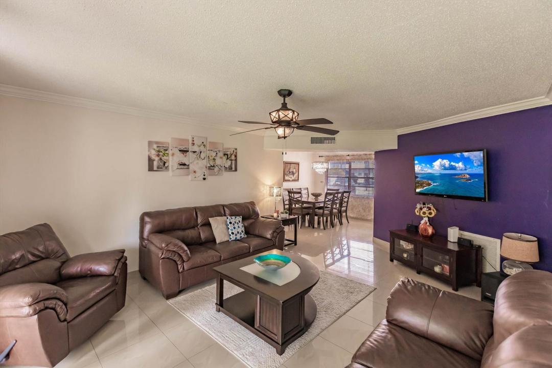 4270 NW 40th Street 105, Lauderdale Lakes, Florida 33319, Stati Uniti