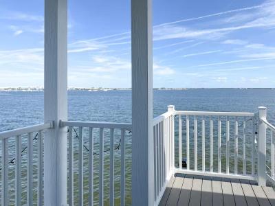 453 NE Indian River Drive, Ocean Breeze, Florida 34957, Stati Uniti