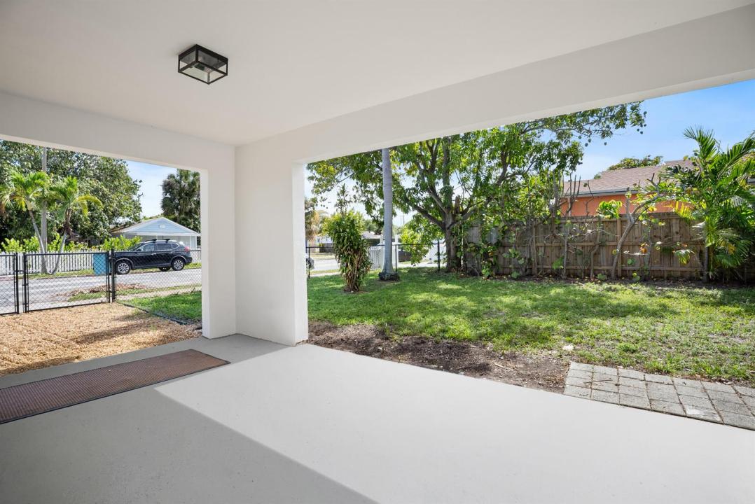 401 42nd Street, West Palm Beach, Florida 33407, USA