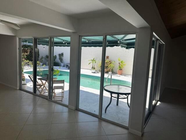 112 E Coral Fish Lane, Jupiter, Florida 33477, USA