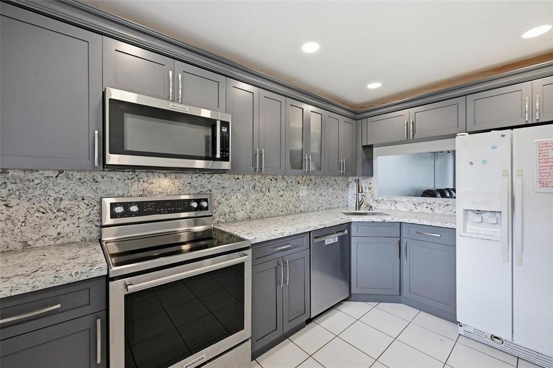 7500 NW 17th Street 110, Plantation, Florida 33313, USA