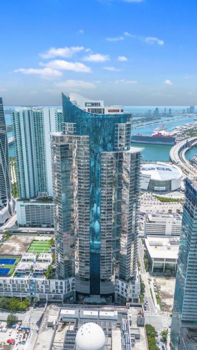 851 NE 1st Avenue 306, Miami, Floride 33132, États-Unis
