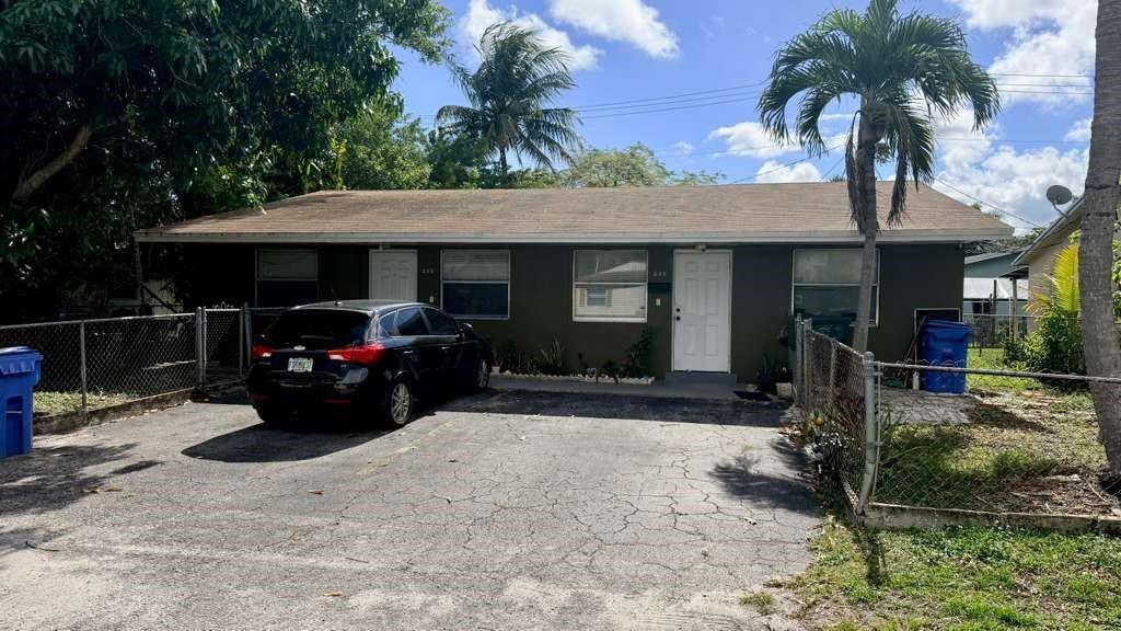 280 NE 40th Court, Oakland Park, Florida 33334, USA
