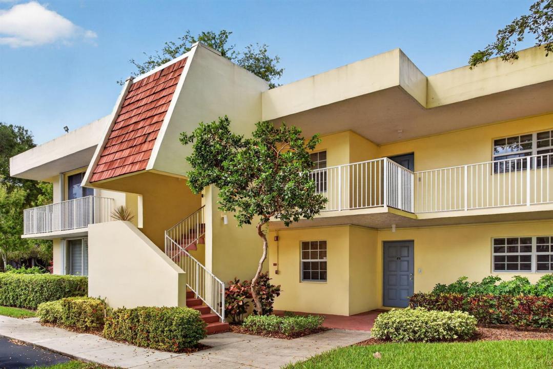 500 Oaks Lane 111, Pompano Beach, Floride 33069, États-Unis