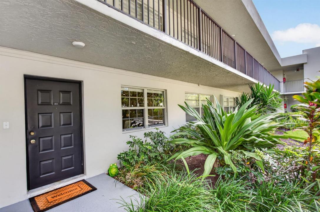 901 W Cypress Lane 103, Pompano Beach, Florida 33069, Stati Uniti