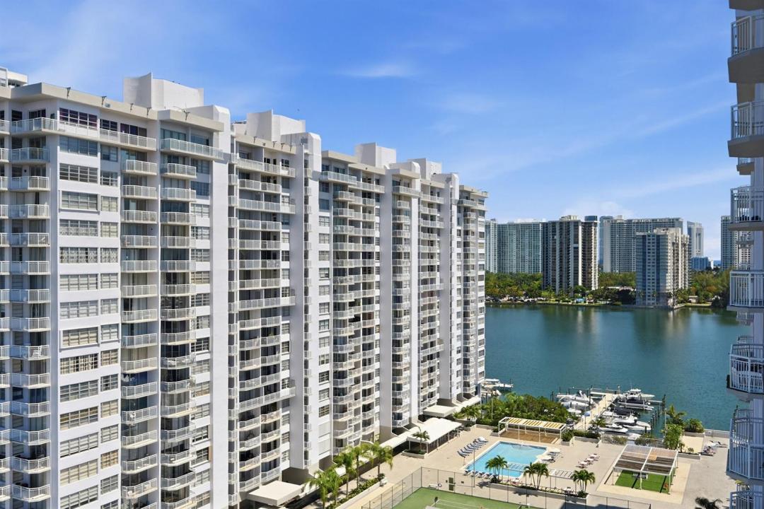 18011 Biscayne Boulevard 1502, Aventura, Florida 33160, Stati Uniti