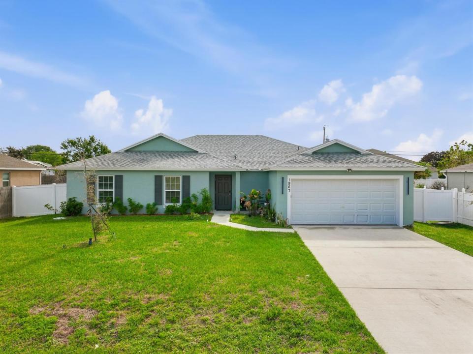 1967 SW Beard Street, Port St. Lucie, Floryda 34953, USA