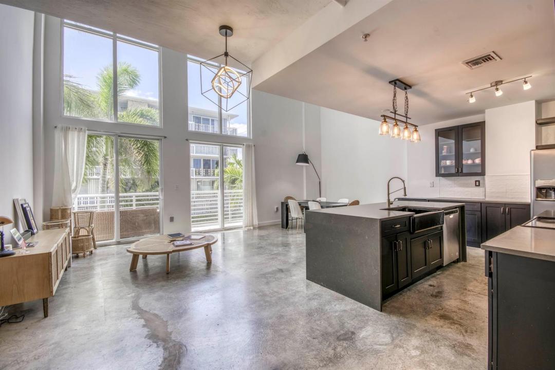 108 Lake Avenue 202, Florida 33460, Stati Uniti